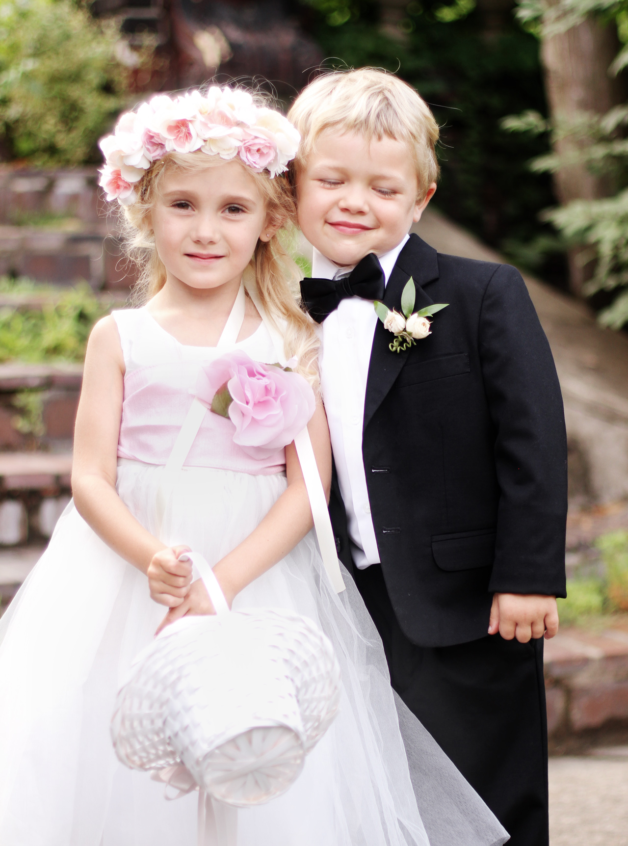 lovely-kids-at-wedding-pittsburgh