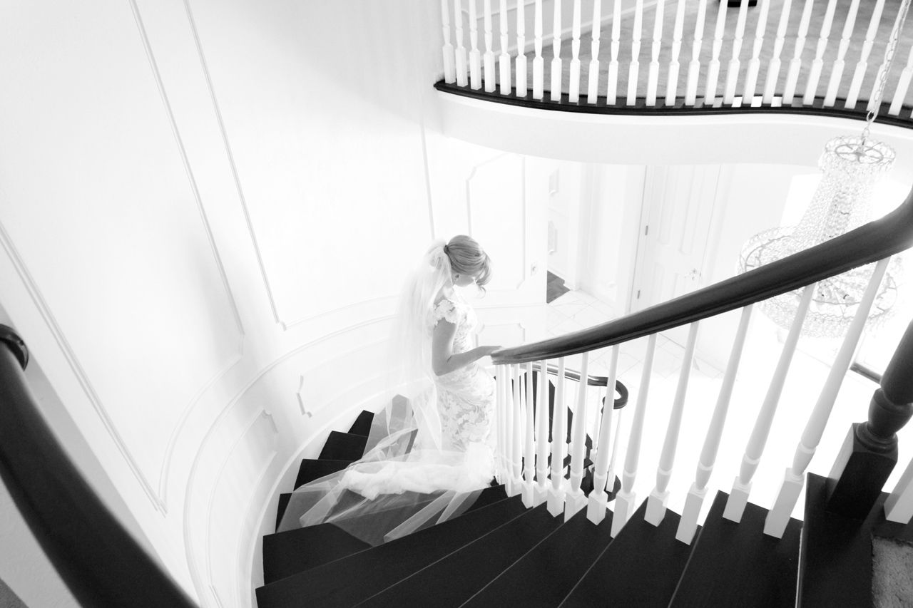 bride-on-stairs