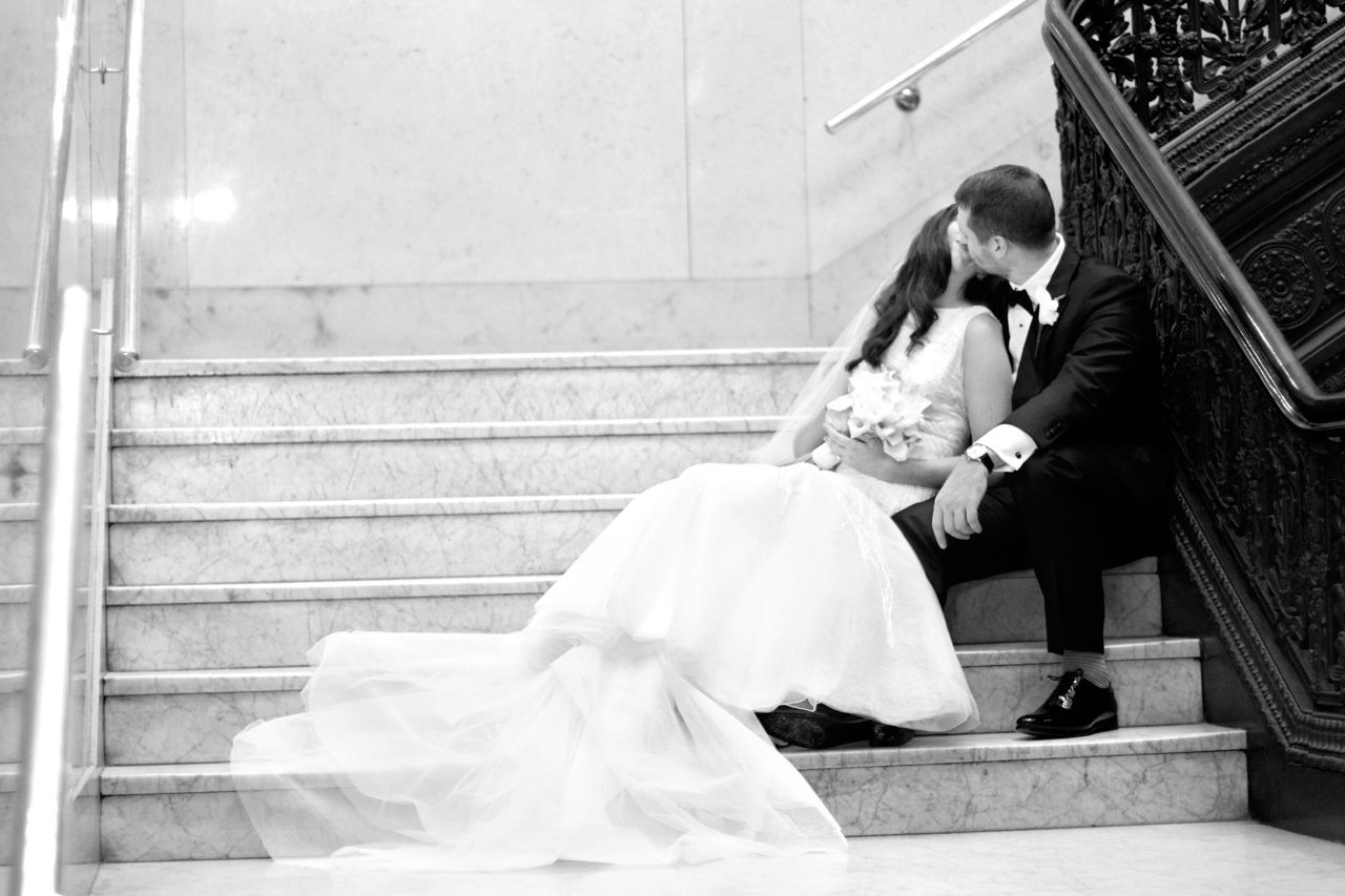 pittsburgh newlyweds kissing on steps