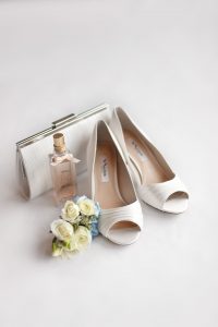 bridal shoes and purse by araujo photography