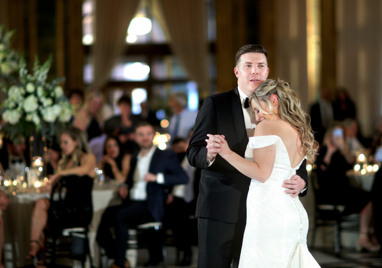 The Pennsylvanian wedding reception by Araujo Photography in Pittsburgh, PA